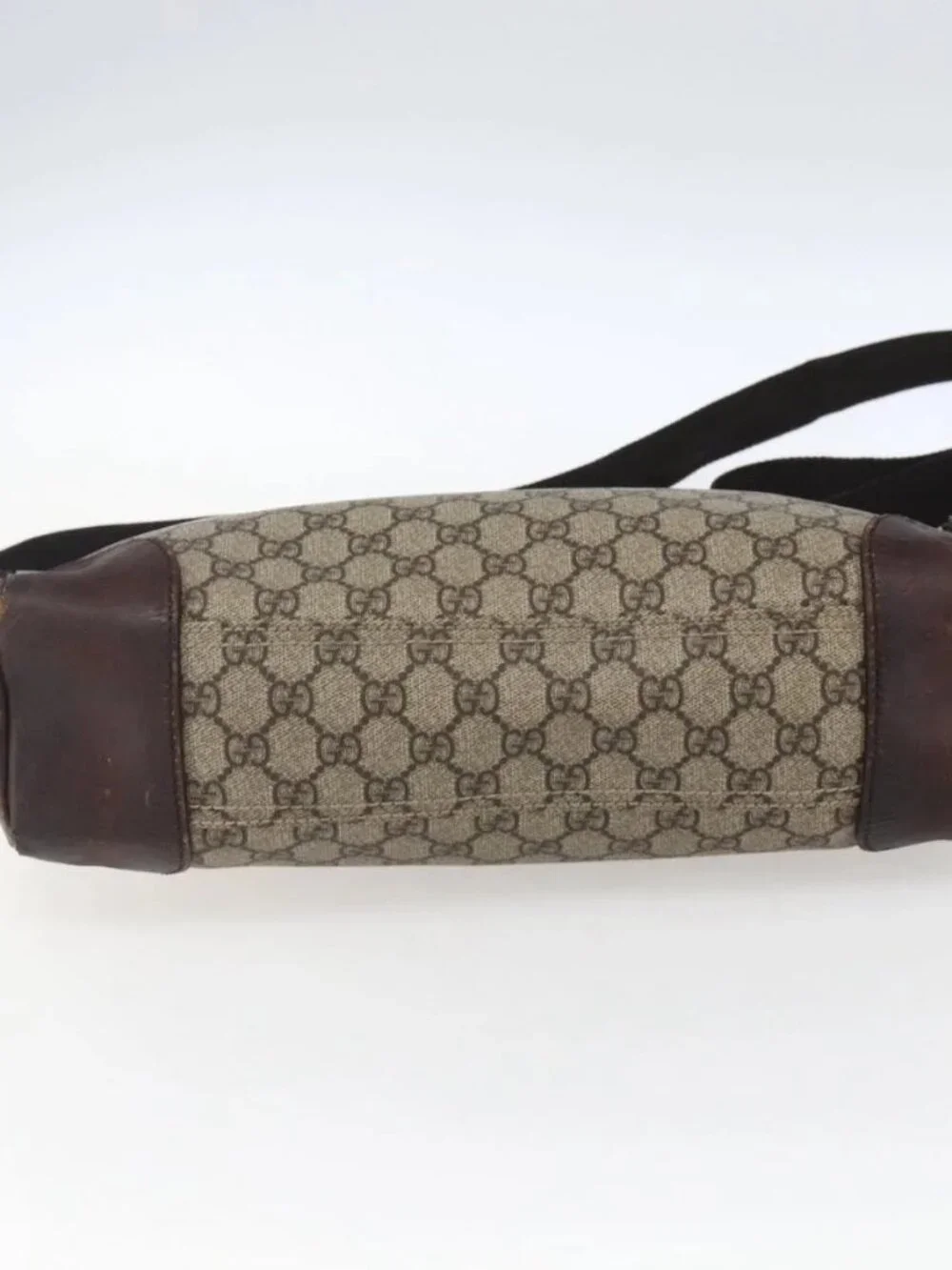 Gucci brand	gucci color	beige